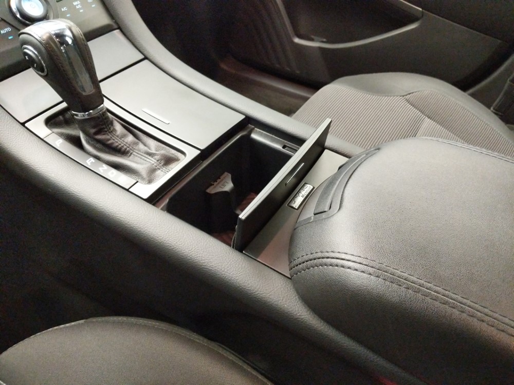 2015 Ford Taurus - Center Console/Cup Holders