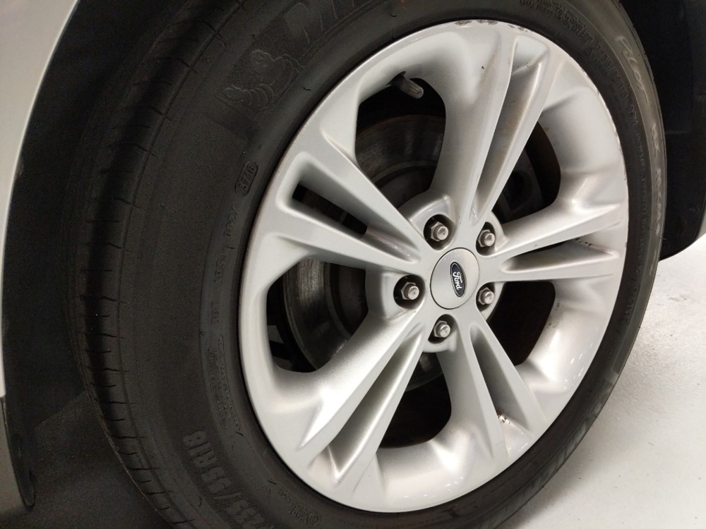 2015 Ford Taurus - Wheel