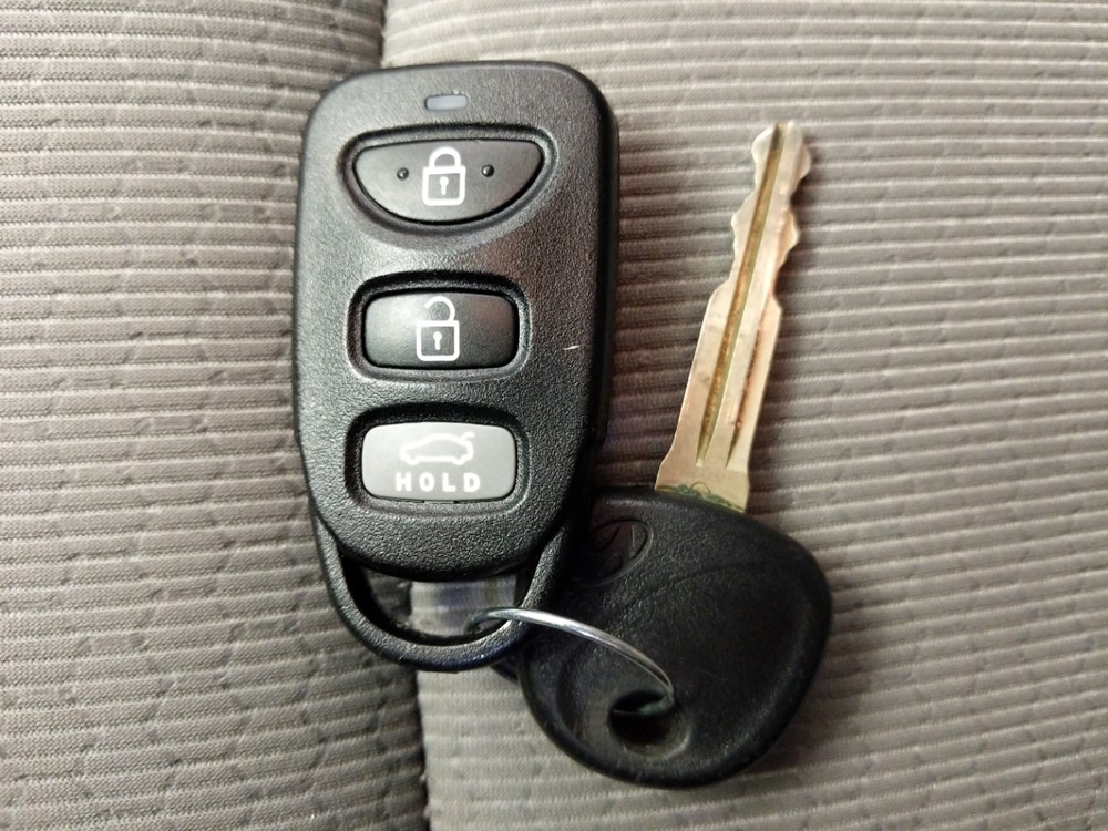 2017 Hyundai Elantra - Keys