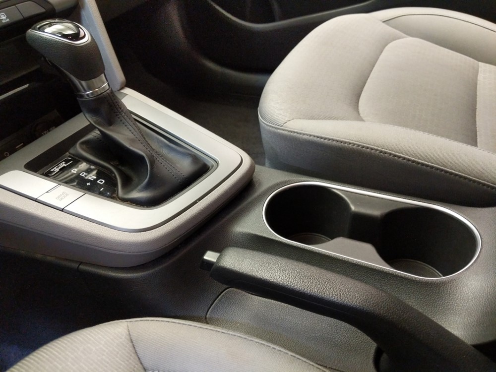 2017 Hyundai Elantra - Center Console/Cup Holders