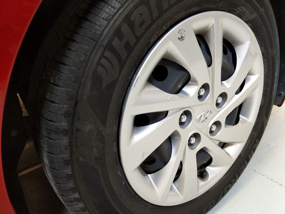 2017 Hyundai Elantra - Wheel