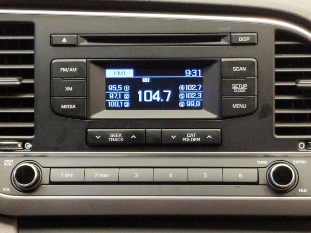 2017 Hyundai Elantra - Stereo Package