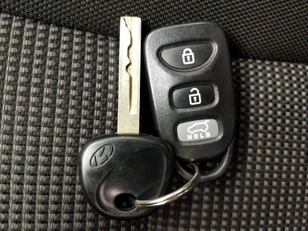 2017 Hyundai Elantra - Keys