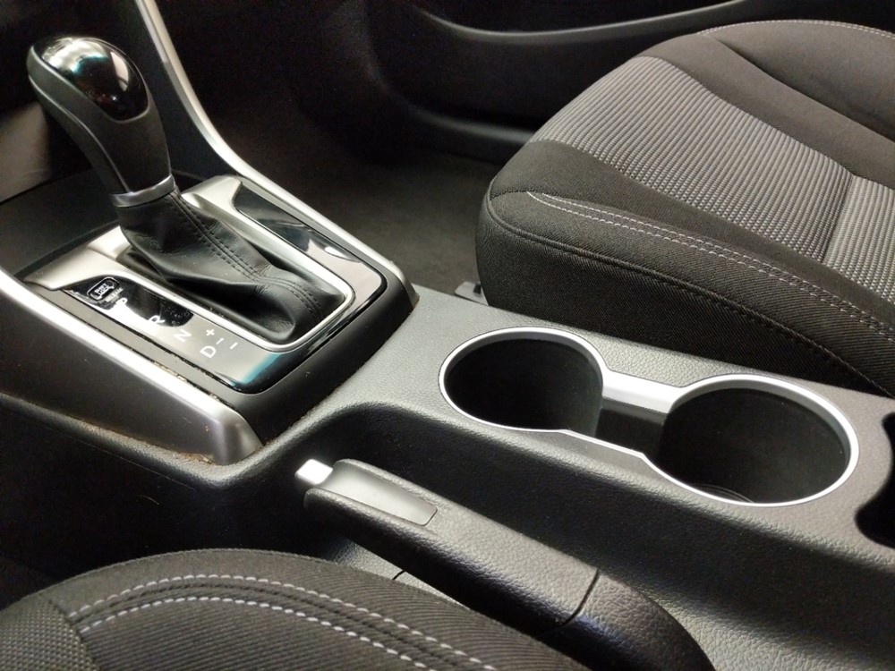 2017 Hyundai Elantra - Center Console/Cup Holders