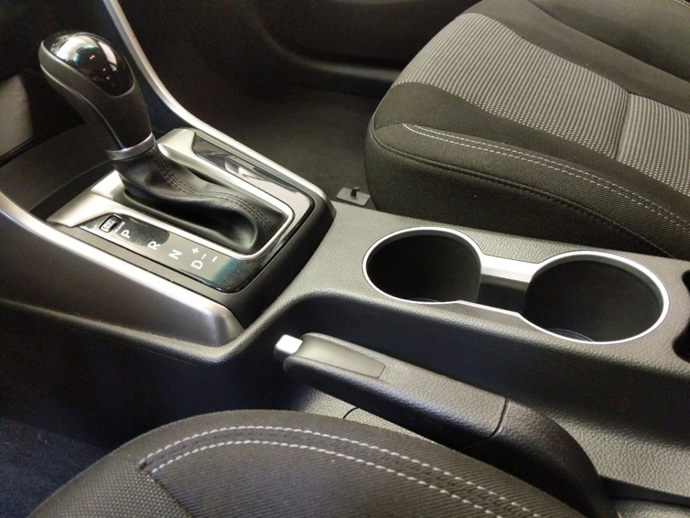 2017 Hyundai Elantra - Center Console/Cup Holders