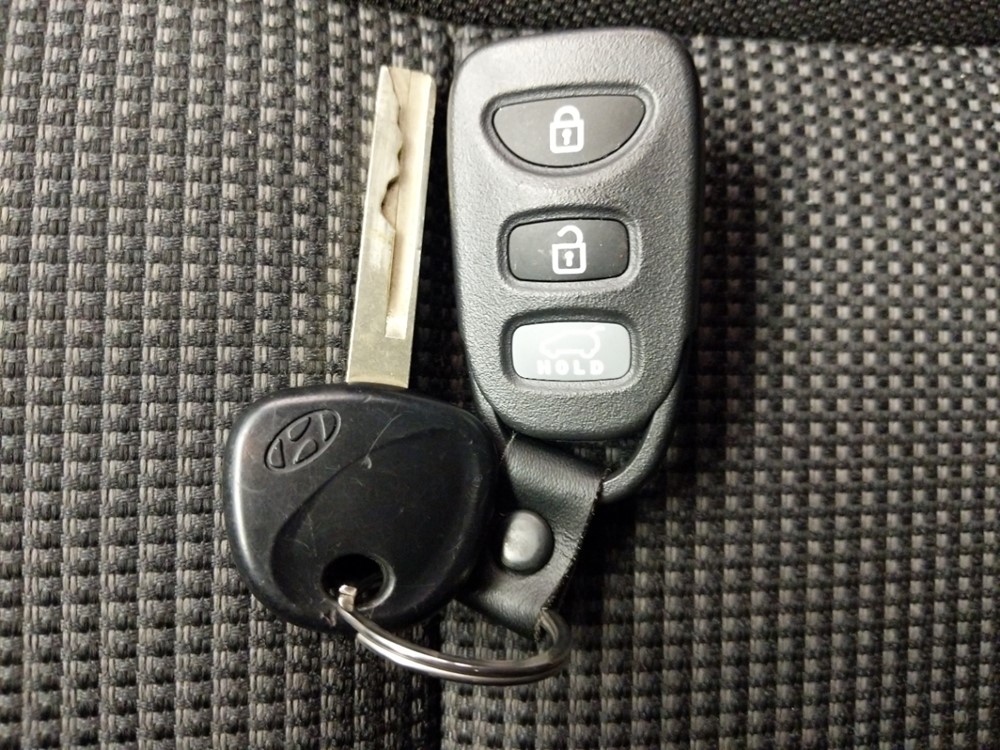 2017 Hyundai Elantra - Keys