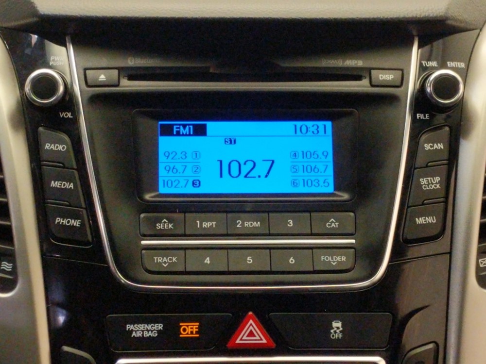 2017 Hyundai Elantra - Stereo Package