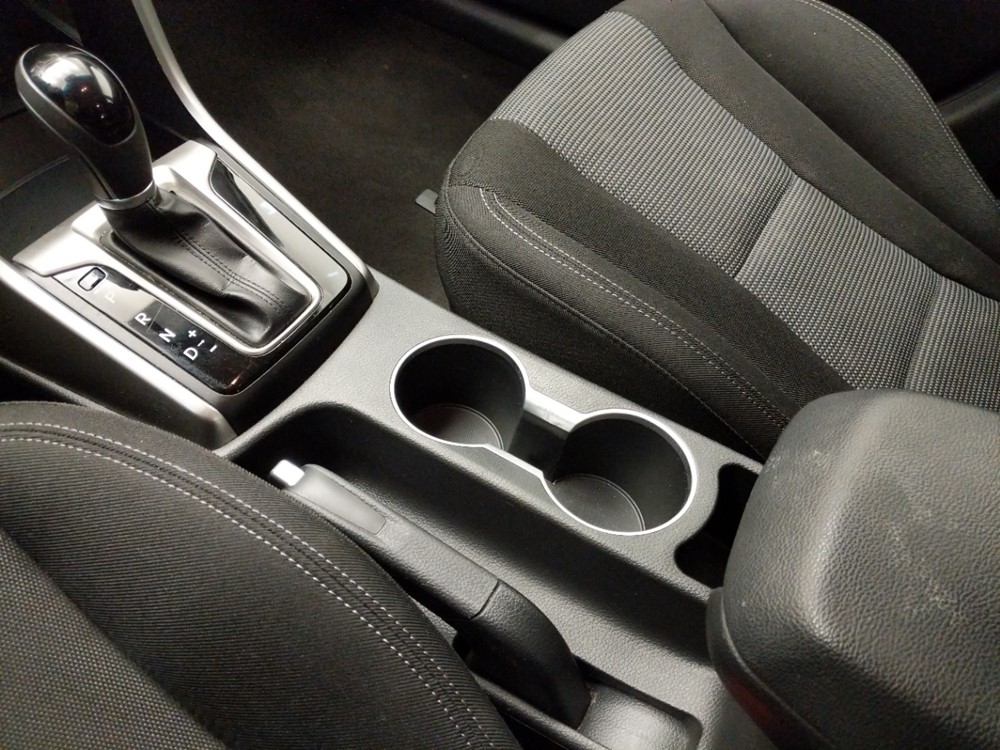 2016 Hyundai Elantra - Center Console/Cup Holders