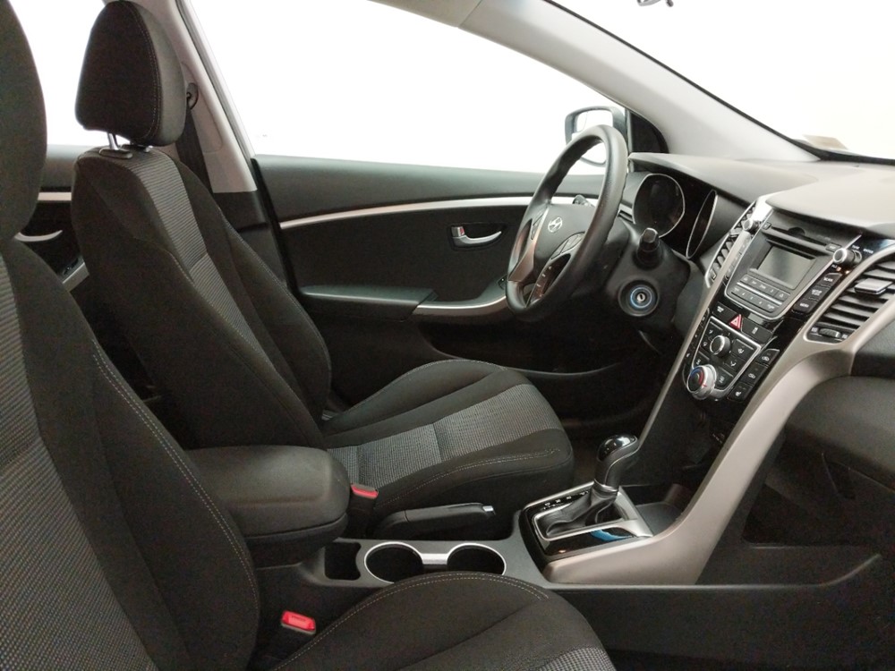 2016 Hyundai Elantra - Passenger Front Seat