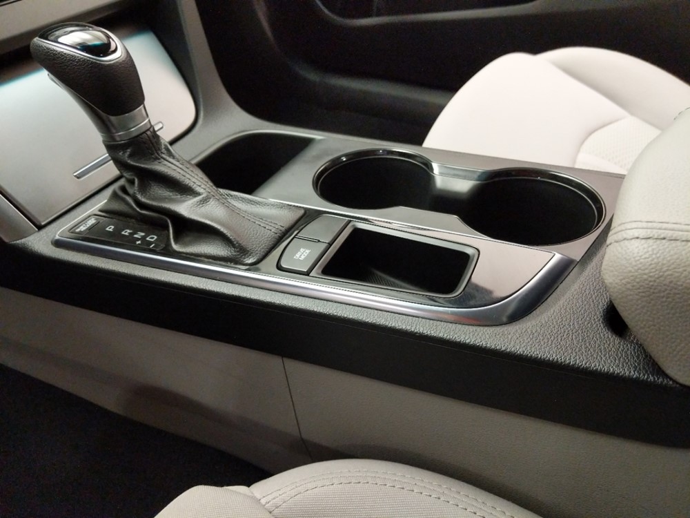 2017 Hyundai Sonata - Center Console/Cup Holders