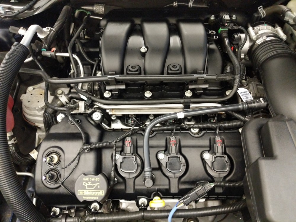 2013 Ford Taurus - Engine