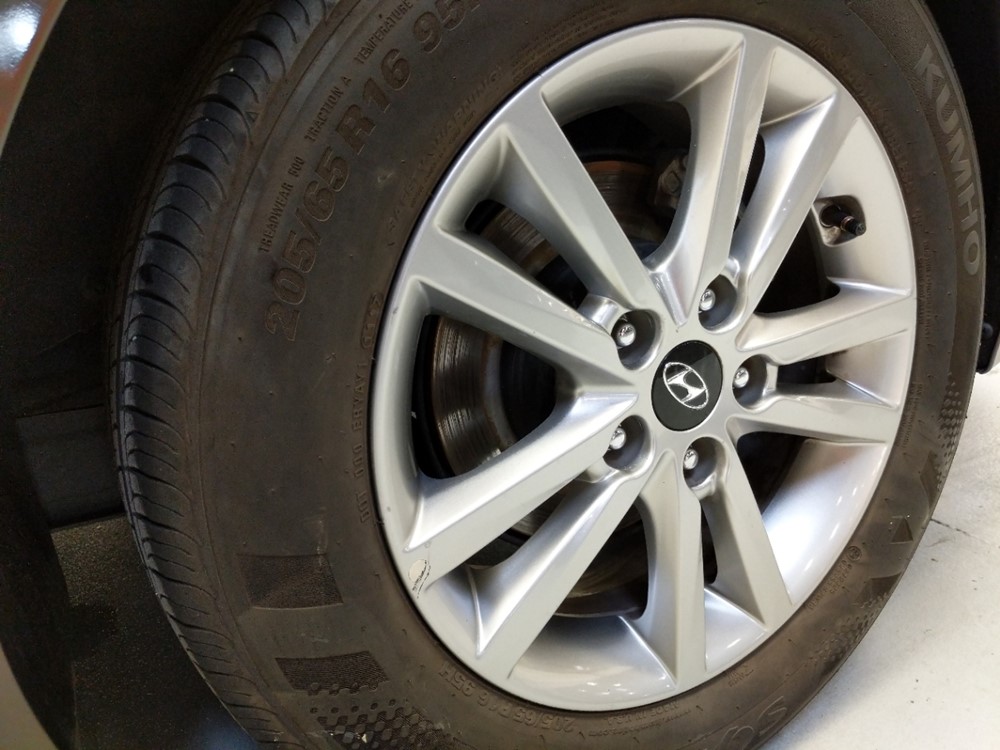 2017 Hyundai Sonata - Wheel