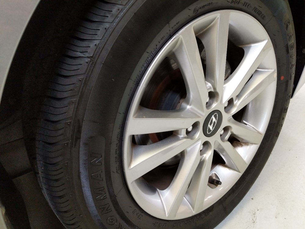 2017 Hyundai Sonata - Wheel