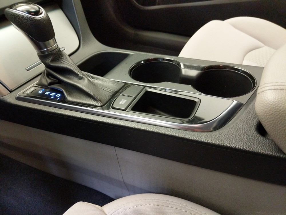 2017 Hyundai Sonata - Center Console/Cup Holders