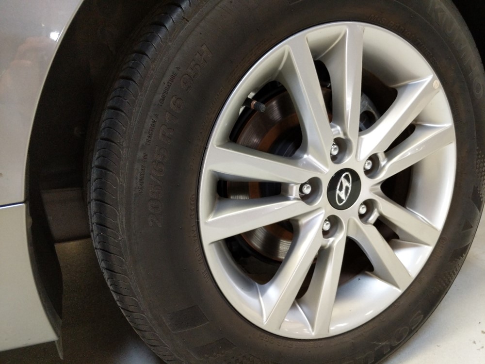 2017 Hyundai Sonata - Wheel