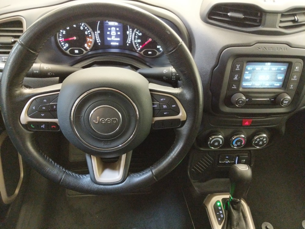 2017 Jeep Renegade - Driver Dash