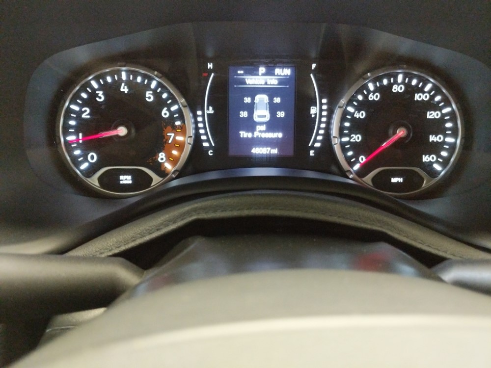 2017 Jeep Renegade - Odometer Close Up