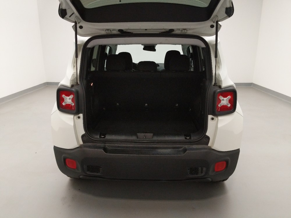 2017 Jeep Renegade - Trunk