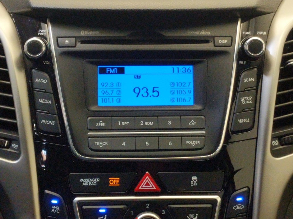 2017 Hyundai Elantra - Stereo Package