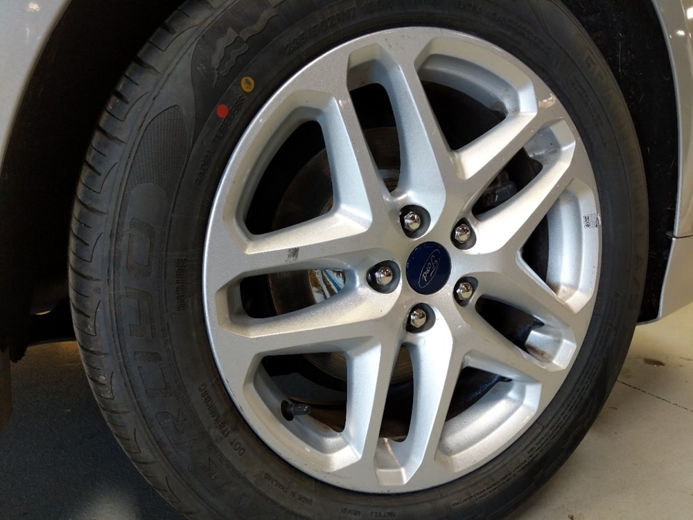 2016 Ford Fusion - Wheel