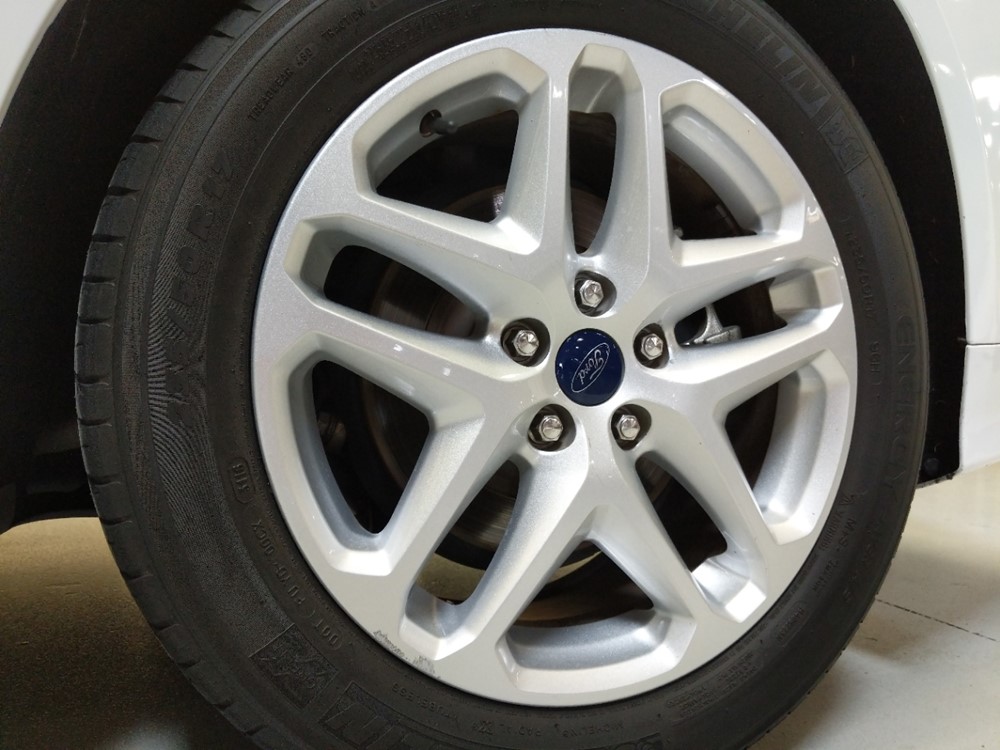 2016 Ford Fusion - Wheel