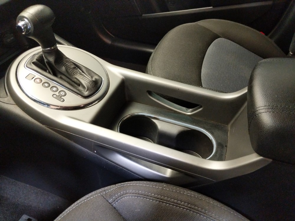 2014 Kia Sportage - Center Console/Cup Holders