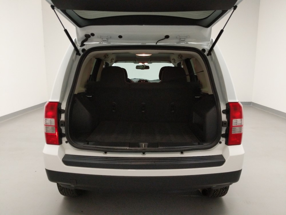 2016 Jeep Patriot - Trunk