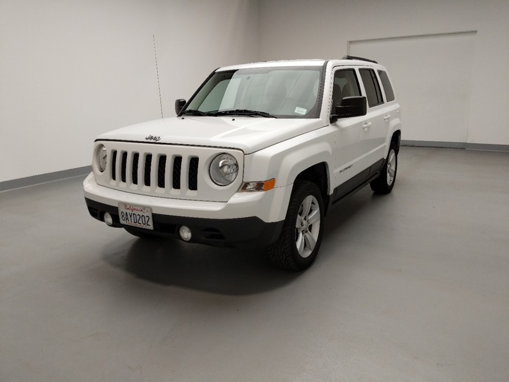 2016 Jeep Patriot - Driver Front Bumper
