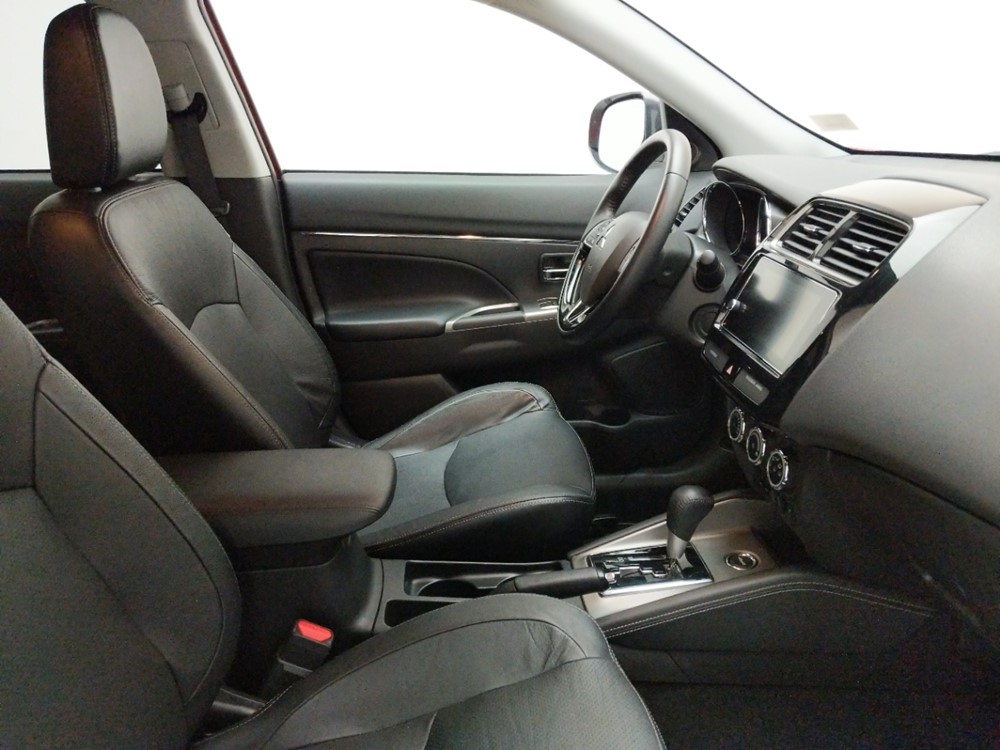 2018 Mitsubishi Outlander - Passenger Front Seat