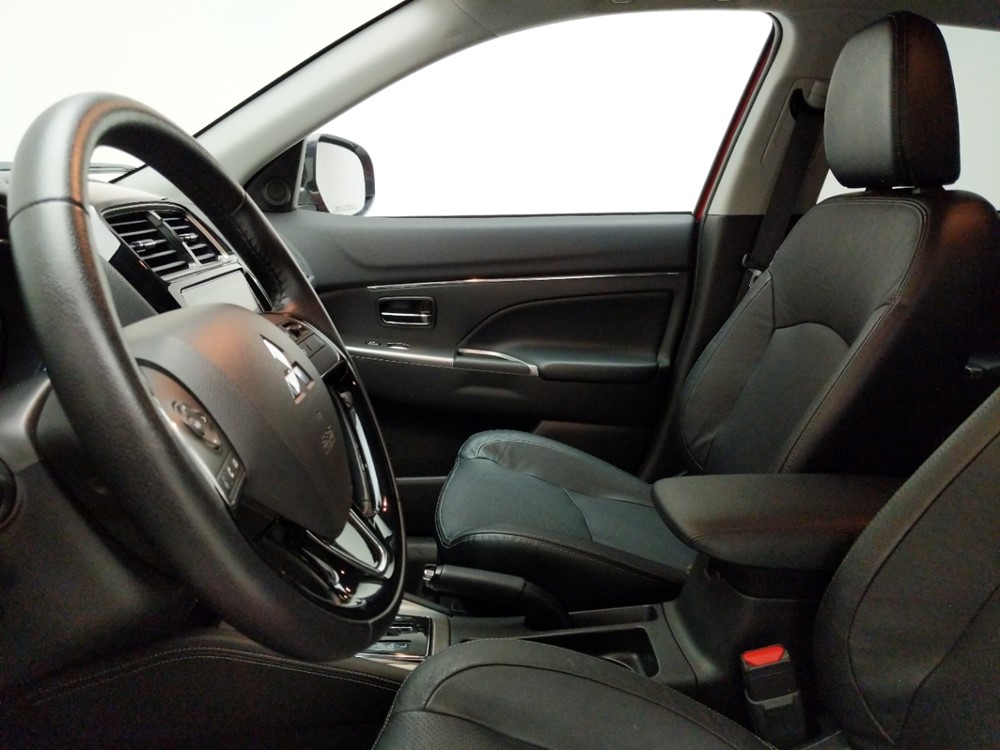 2018 Mitsubishi Outlander - Driver Front Seat