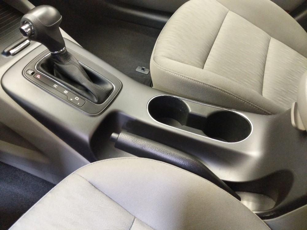 2016 Kia Forte - Center Console/Cup Holders