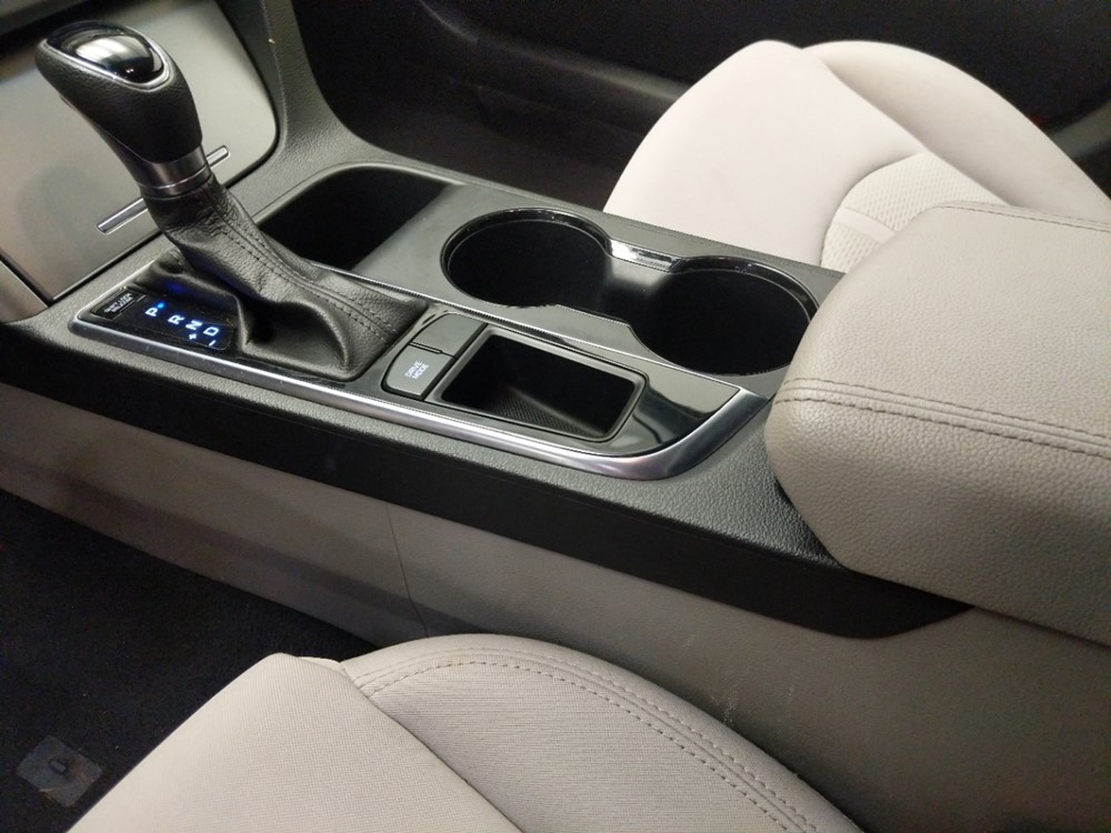 2015 Hyundai Sonata - Center Console/Cup Holders