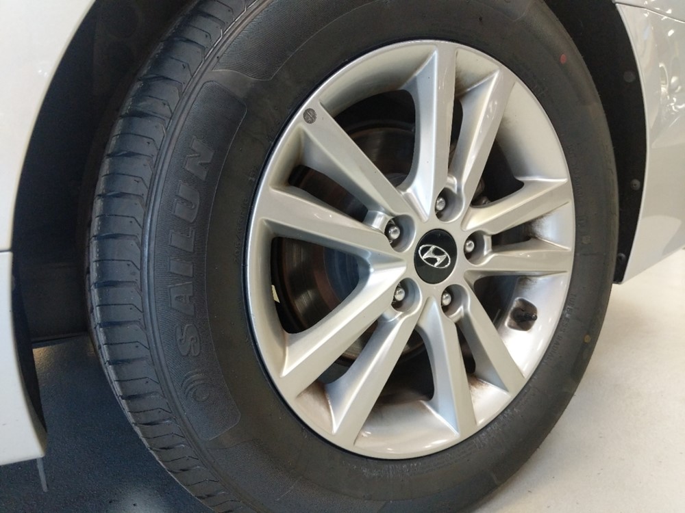 2017 Hyundai Sonata - Wheel