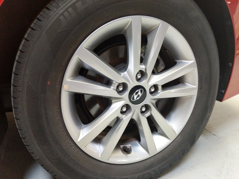 2017 Hyundai Sonata - Wheel