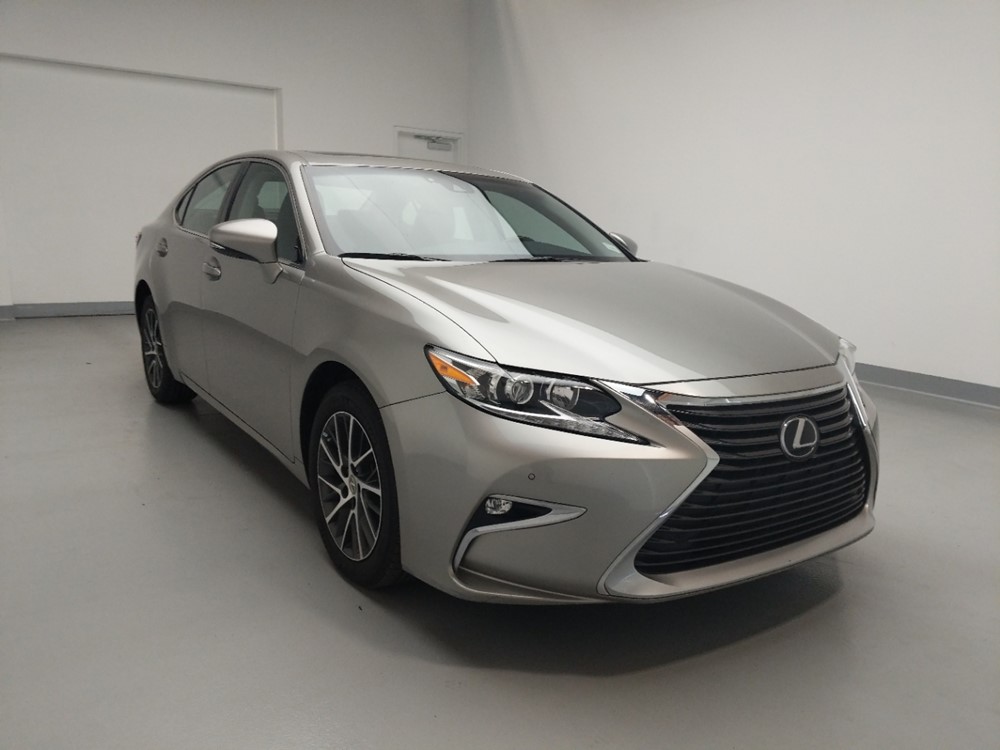2016 Lexus ES 350 - Passenger Front Bumper