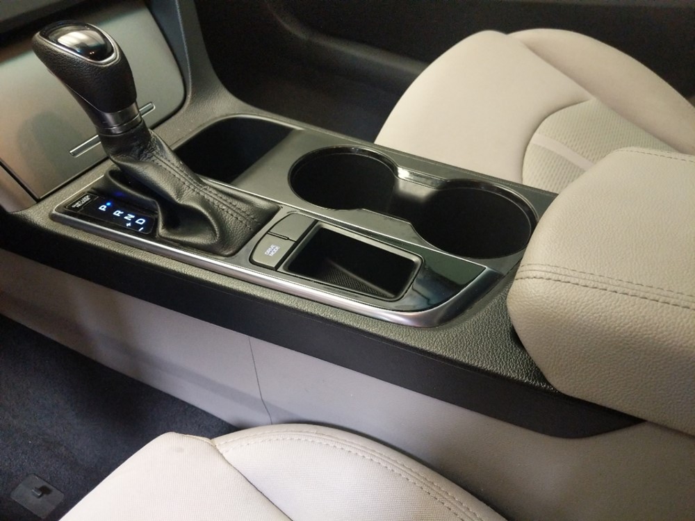 2015 Hyundai Sonata - Center Console/Cup Holders