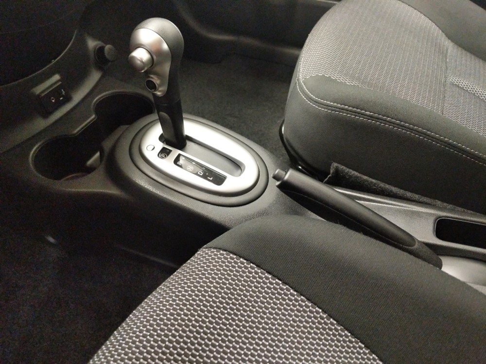 2017 Nissan Versa - Center Console/Cup Holders