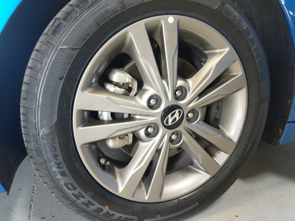2018 Hyundai Elantra - Wheel