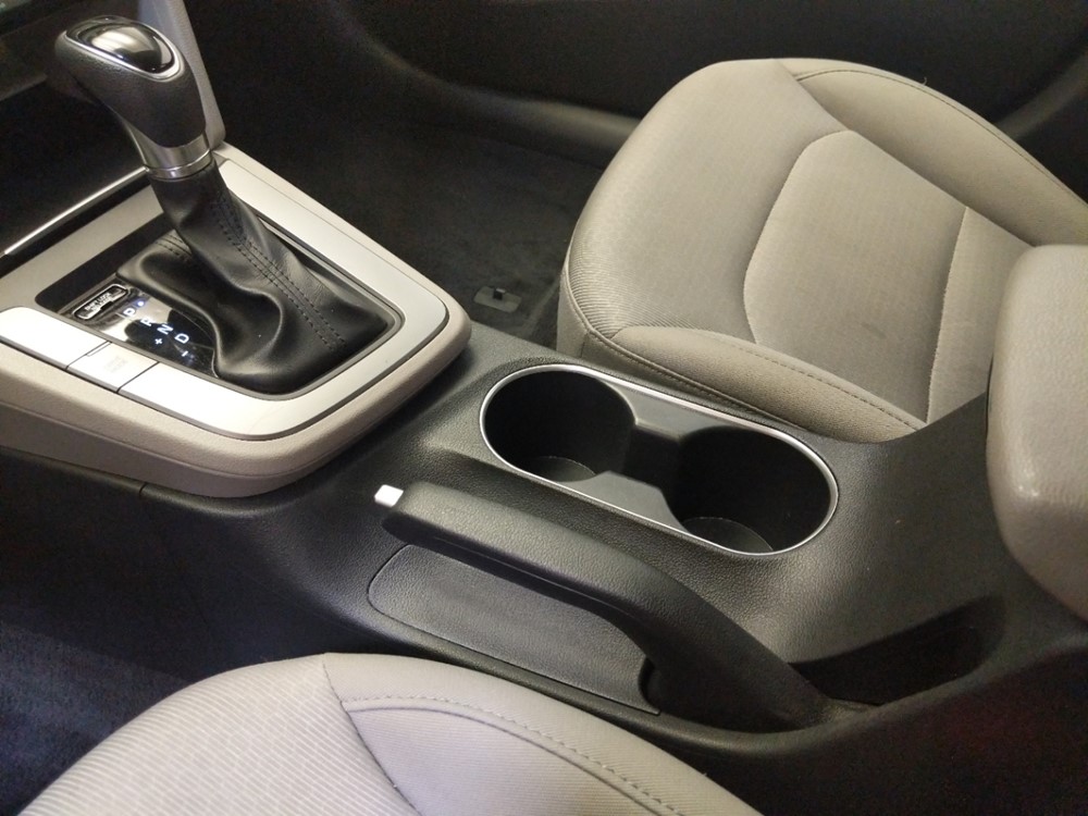 2018 Hyundai Elantra - Center Console/Cup Holders