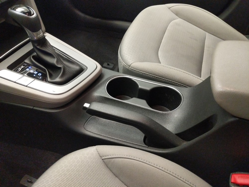 2018 Hyundai Elantra - Center Console/Cup Holders