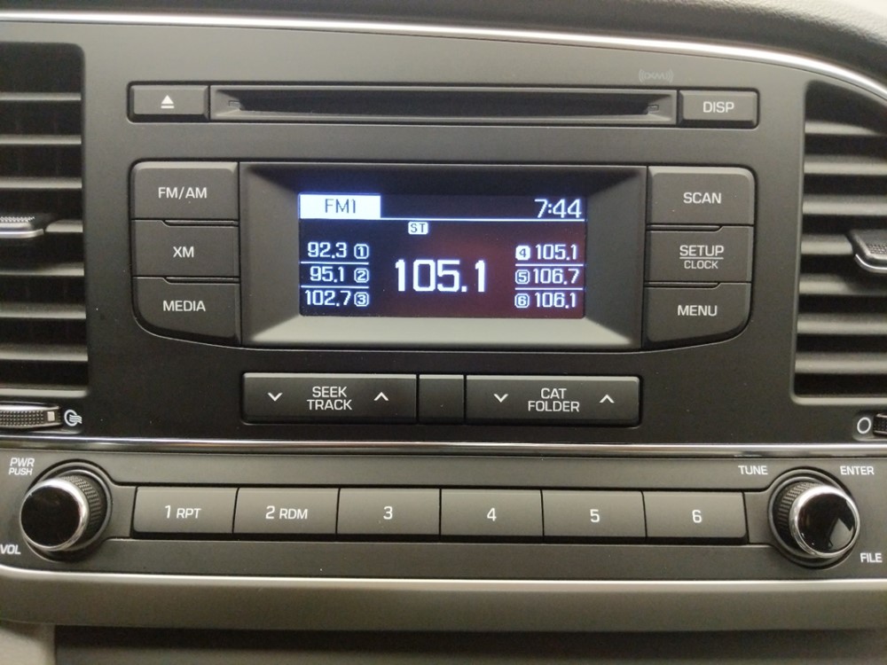 2017 Hyundai Elantra - Stereo Package