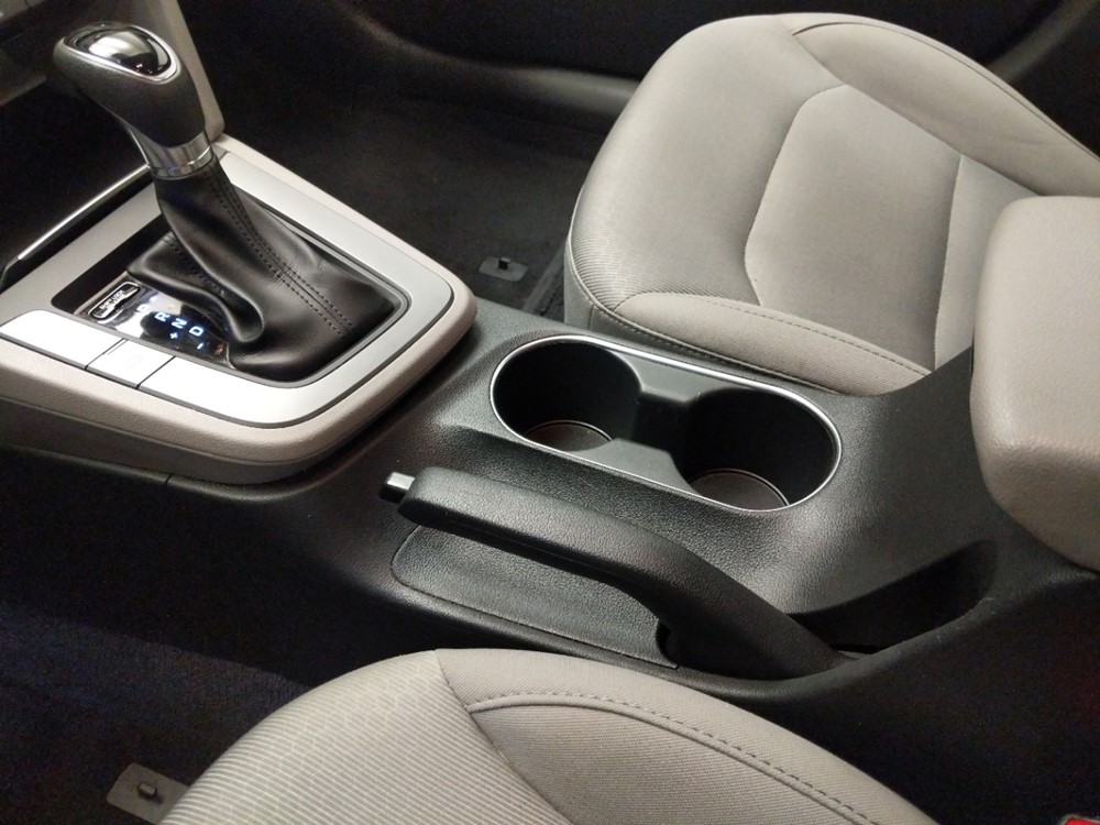 2017 Hyundai Elantra - Center Console/Cup Holders