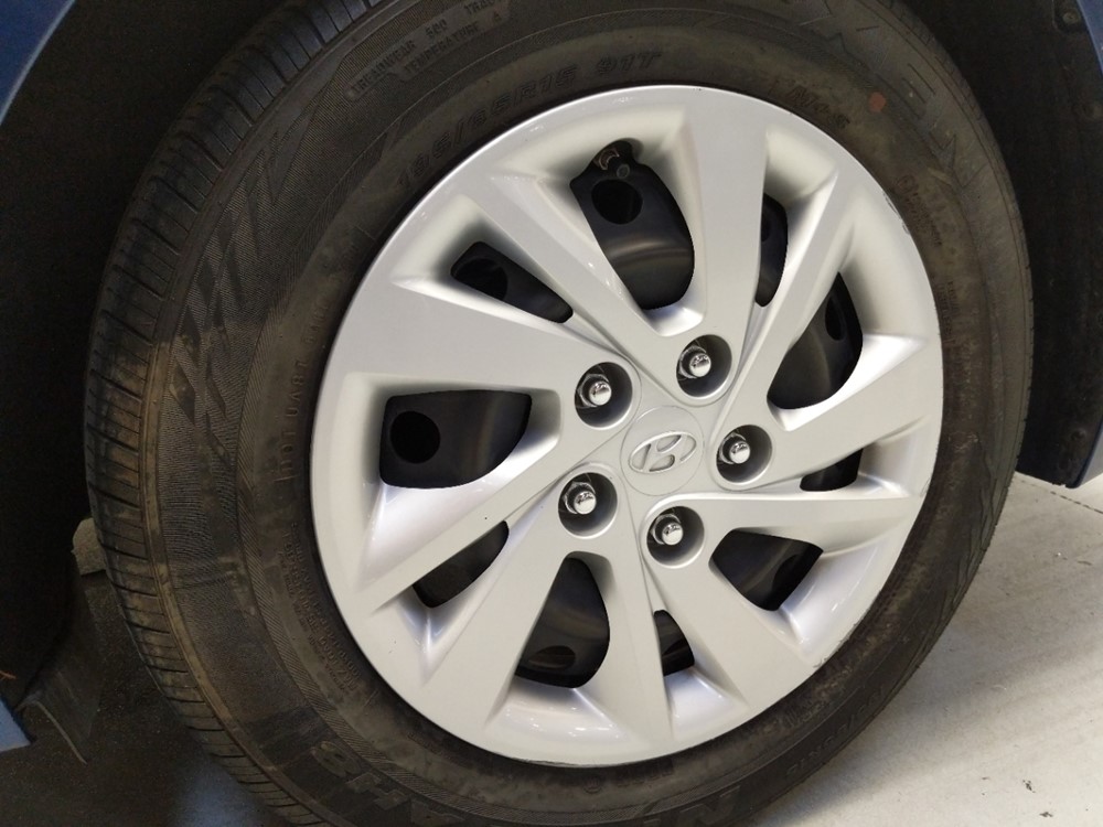 2017 Hyundai Elantra - Wheel