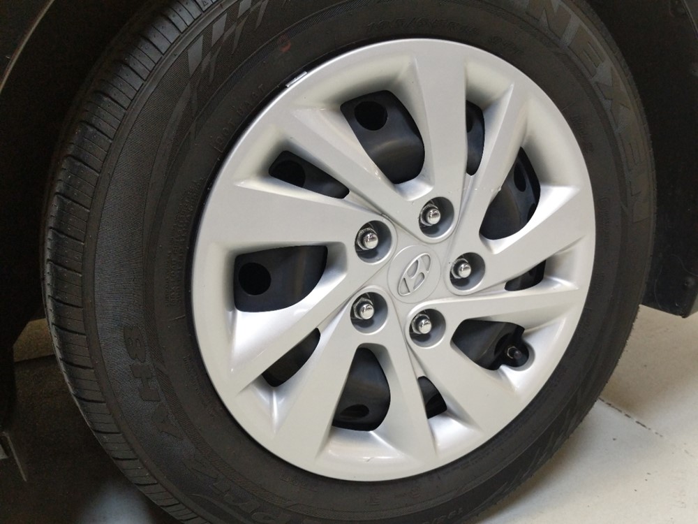 2017 Hyundai Elantra - Wheel