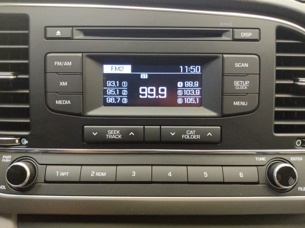 2017 Hyundai Elantra - Stereo Package