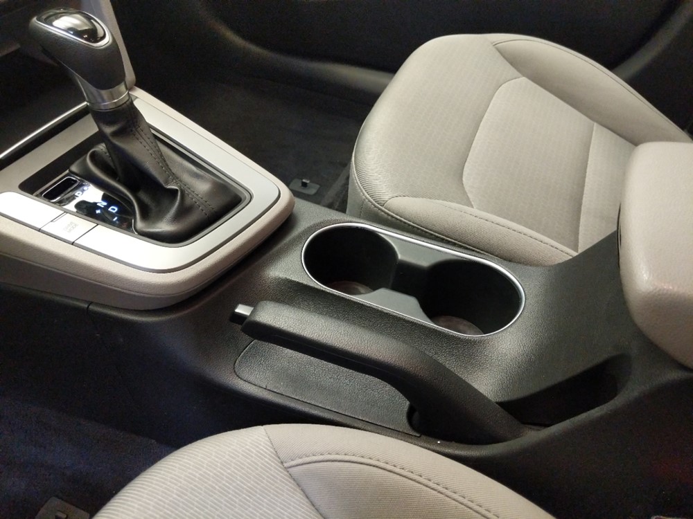 2017 Hyundai Elantra - Center Console/Cup Holders