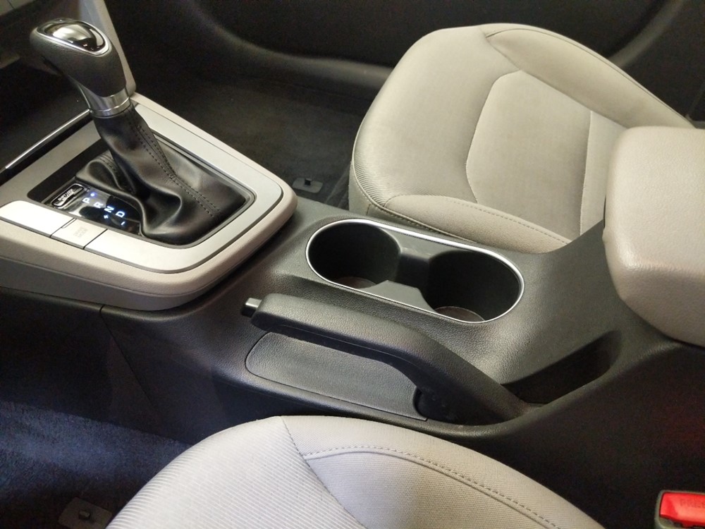 2017 Hyundai Elantra - Center Console/Cup Holders