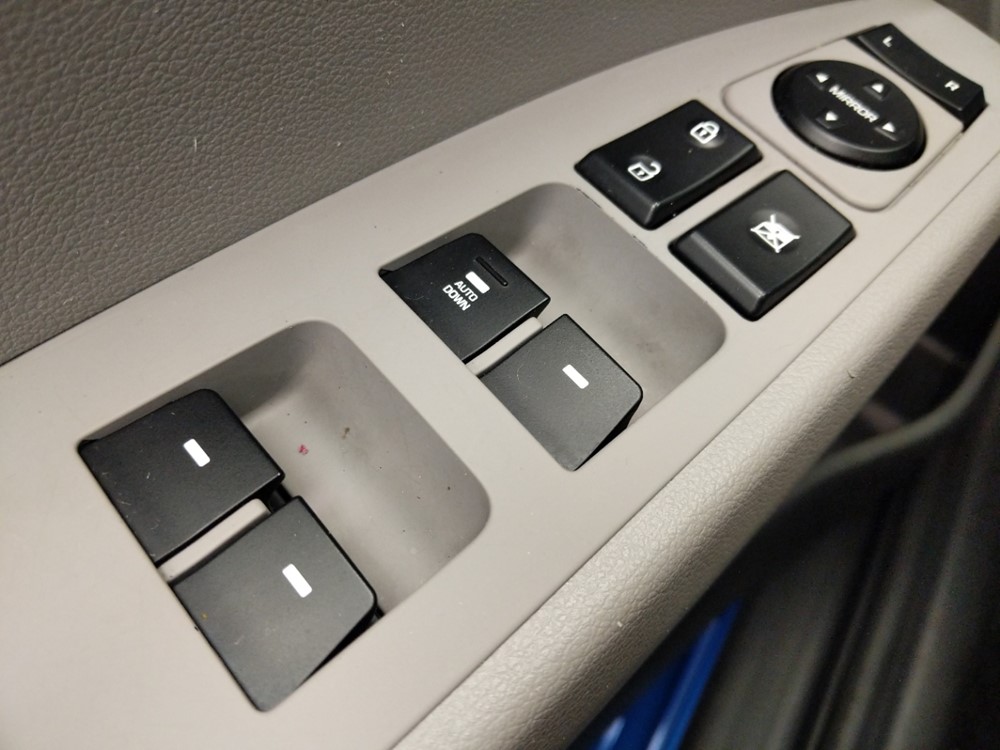 2017 Hyundai Elantra - Driver Power Windows/Lock Control