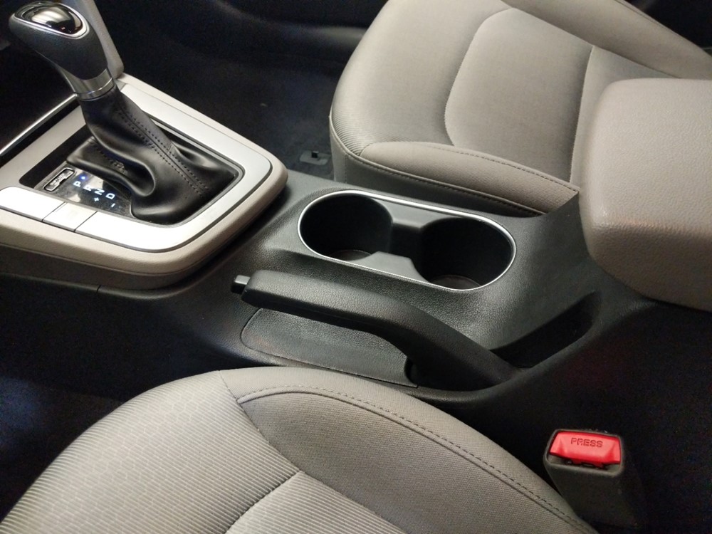 2017 Hyundai Elantra - Center Console/Cup Holders