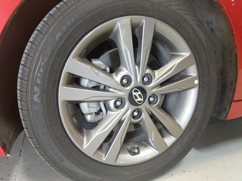 2018 Hyundai Elantra - Wheel